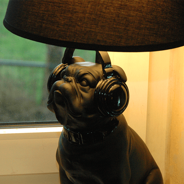Tischlampe mit Bulldogge